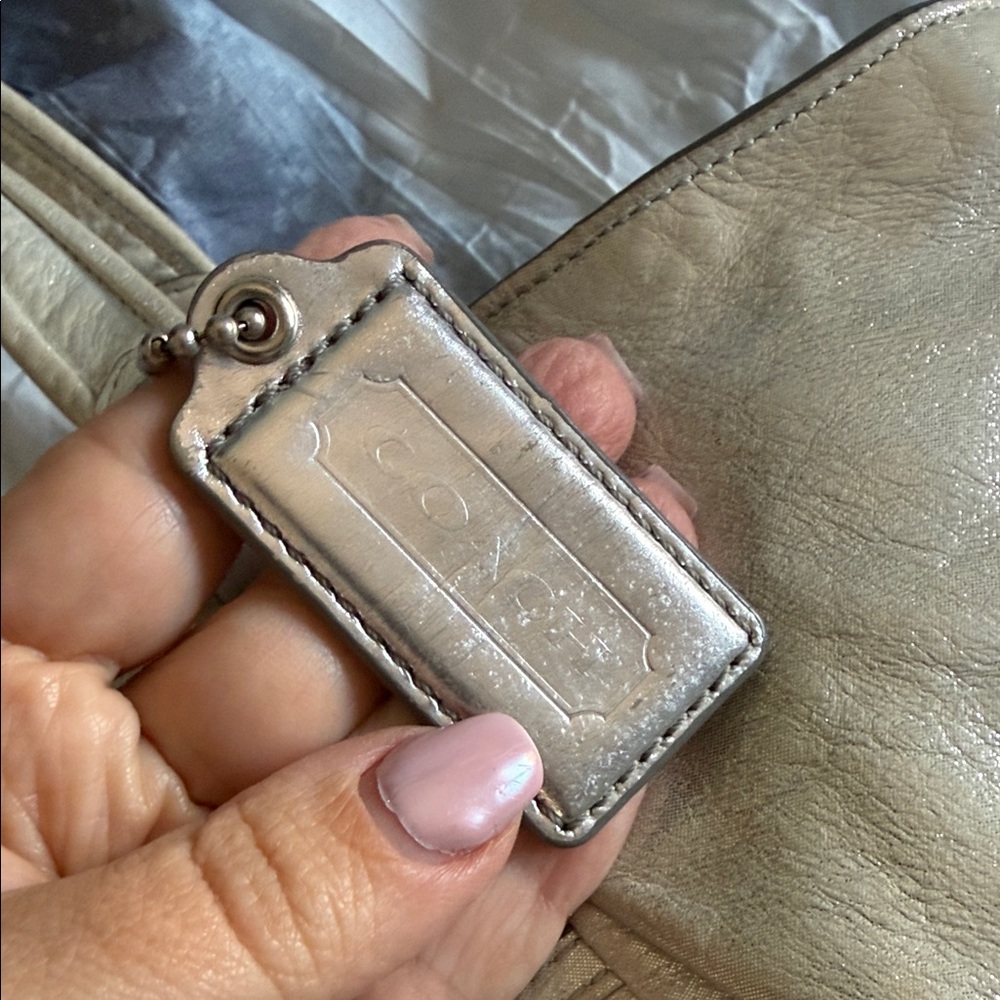 Coach Poppy Shimmering Metallic Cream Shoulder Bag with Legacy Lining - Picture 6 of 15